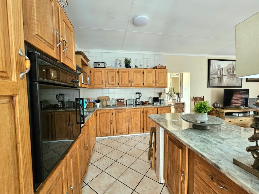 3 Bedroom Property for Sale in Van Der Hoff Park North West